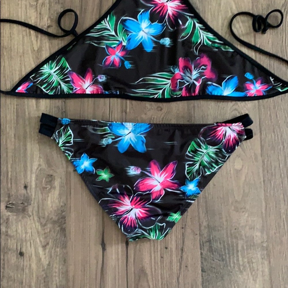 Hurley Halter Top Bikini Set - Picture 2 of 4